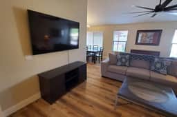 Northridge - Fully Furnished Cozy Room #5 - Image 4