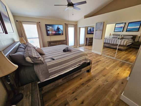 Northridge - Fully Furnished Cozy Room #1 - Image 2