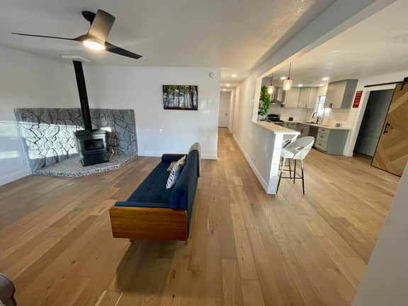 Modern 4-Bedroom Home w/ Wood Stove Fireplace - Image 2