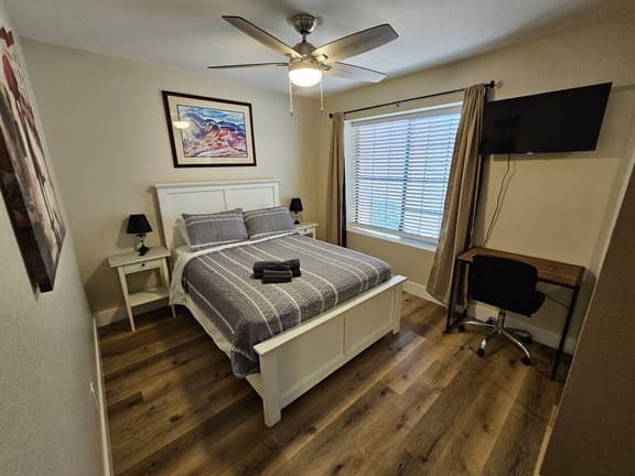 Northridge - Fully Furnished Cozy Room #2 - Image 1