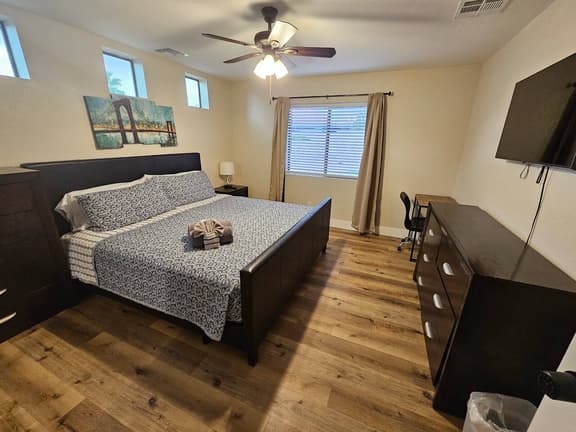 Northridge - Fully Furnished Cozy Room #5 - Image 1