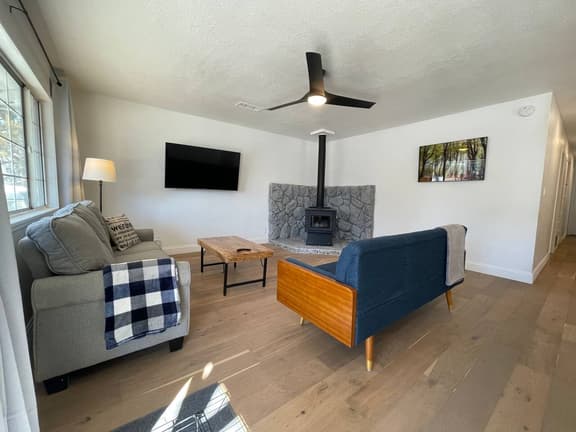 Modern 4-Bedroom Home w/ Wood Stove Fireplace - Image 1